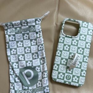Loopy Case iPhone 15 Pro Max Groovy Sage Green Checkered